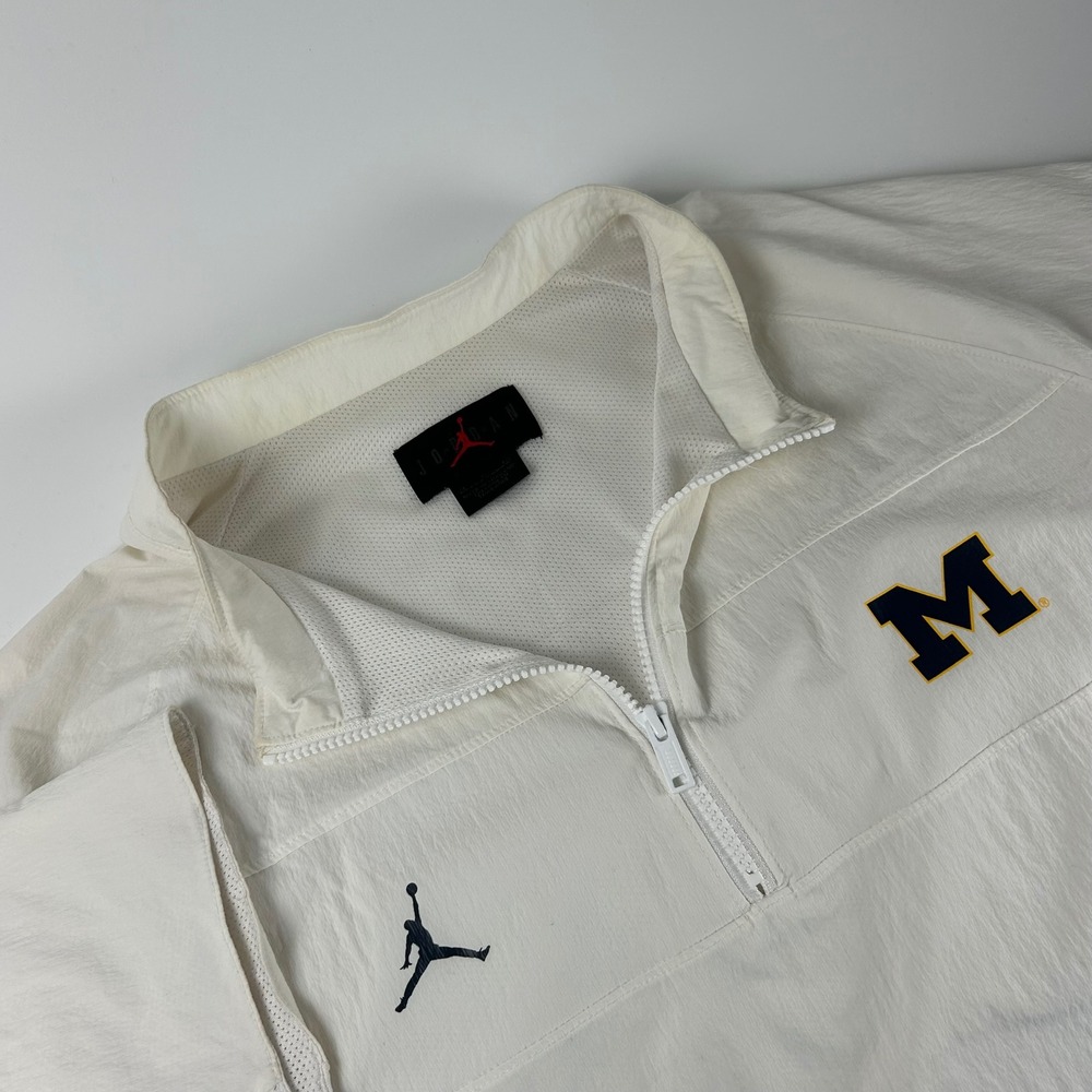 Air Jordan Men's XL Michigan Wolverines White 1/4 Zip Short Sleeve Windbreaker